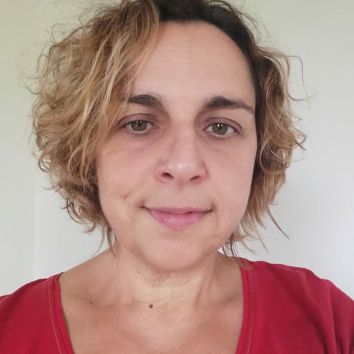 Delphine Cazat